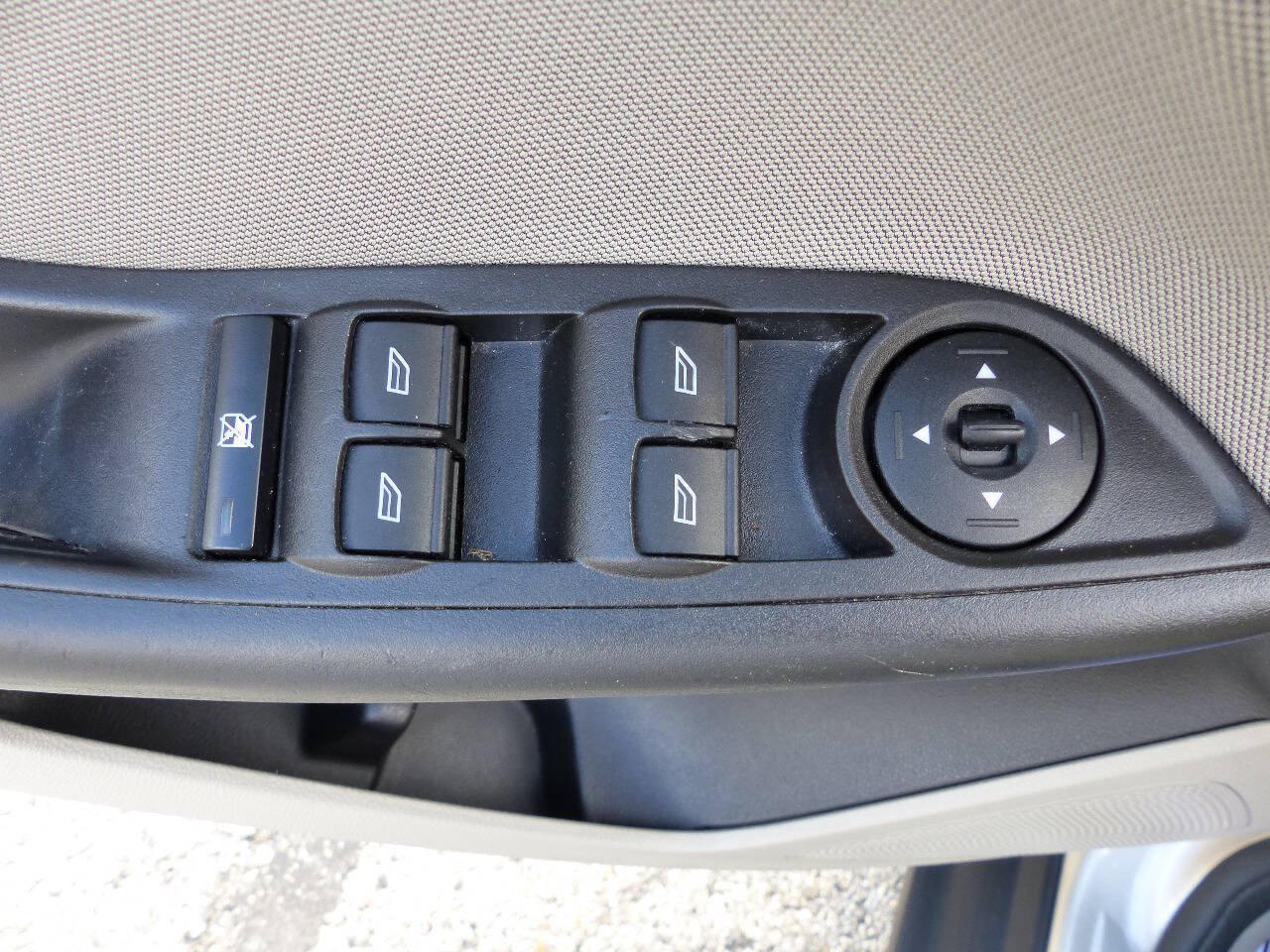 Used 2018 Ford Focus SE w/ Cold Weather Package FWD image 20