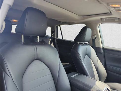 Certified 2026 Toyota Highlander XLE AWD/4WD image 27