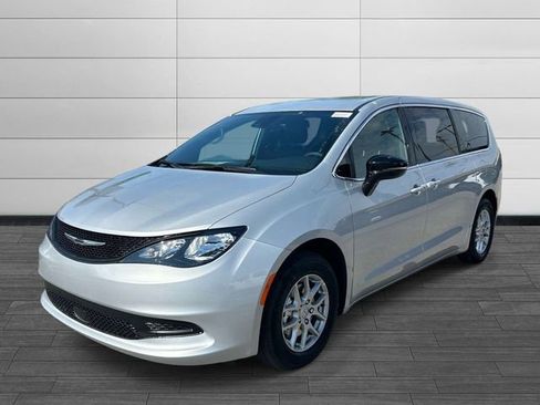 New 2026 Chrysler Voyager LX FWD image 7