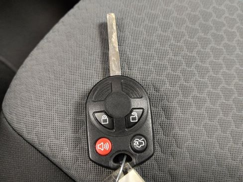 Used 2017 Ford C-MAX SE image 32