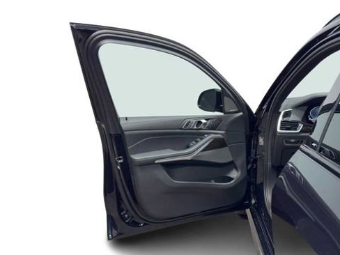 Used 2023 BMW X5 xDrive45e w/ M Sport Package image 10