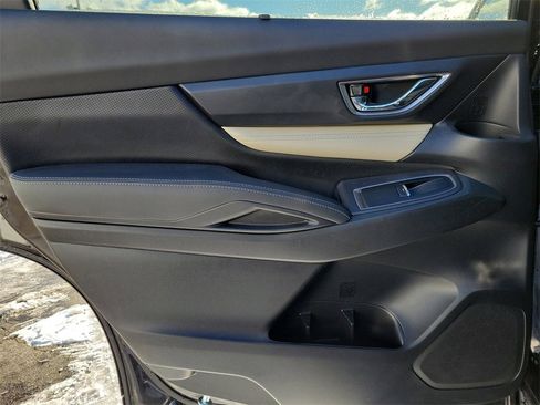 Used 2022 Subaru Ascent Limited image 11