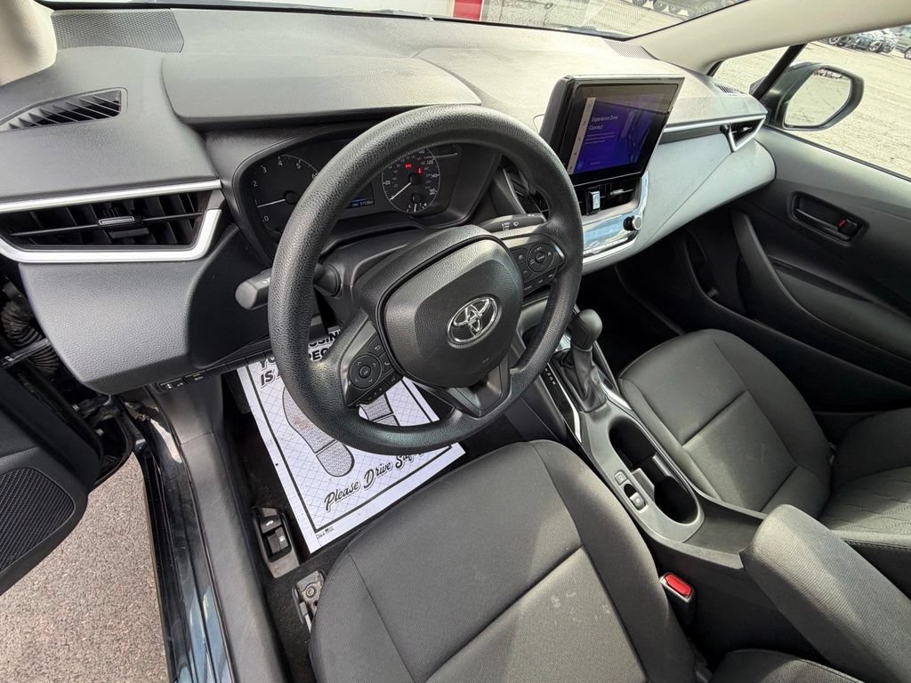 Used 2025 Toyota Corolla LE FWD image 12