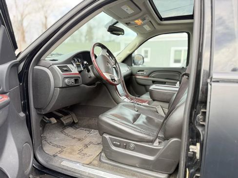 Used 2011 Cadillac Escalade AWD w/ Touring Package image 8