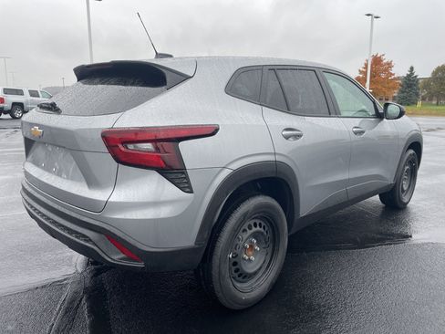 Certified 2025 Chevrolet Trax LS image 10