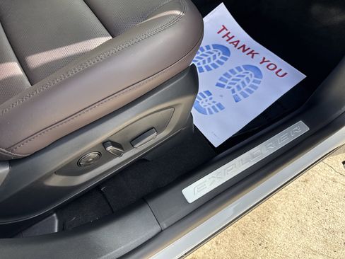 New 2026 Ford Explorer Platinum image 15