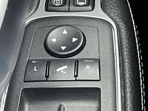 Used 2024 RAM 3500 Big Horn image 11