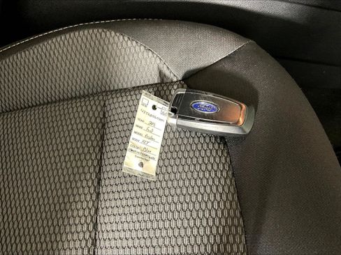 Used 2018 Ford Explorer XLT FWD image 34