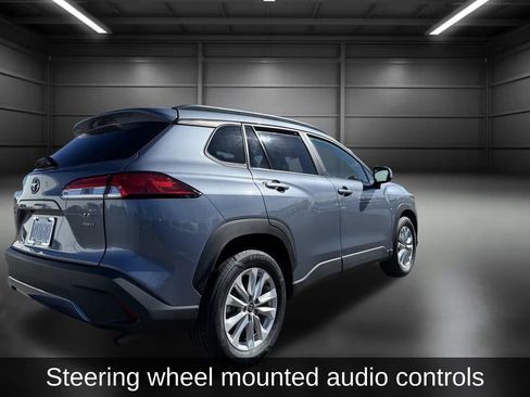 Used 2022 Toyota Corolla Cross LE image 4