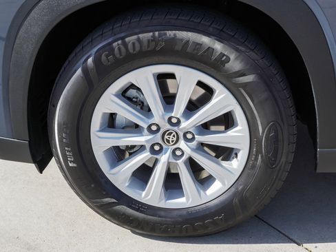 Certified 2024 Toyota Grand Highlander AWD Hybrid image 12