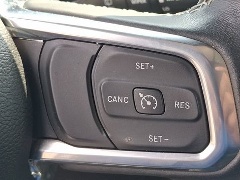 Used 2023 Jeep Wrangler Unlimited Sahara w/ Cold Weather Group AWD/4WD image 23