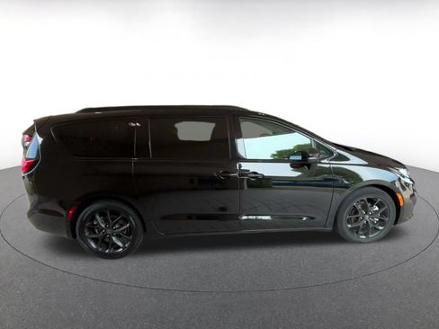 Used 2025 Chrysler Pacifica Limited FWD image 15
