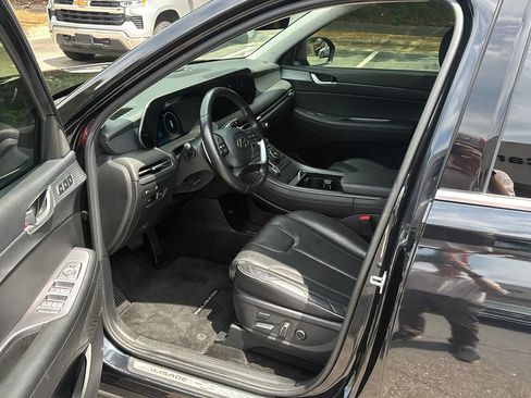 Used 2024 Hyundai Palisade Limited FWD image 20