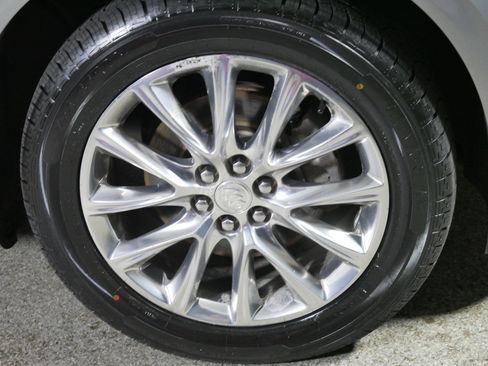 Used 2018 Buick Enclave Essence w/ Trailering Package AWD/4WD image 15