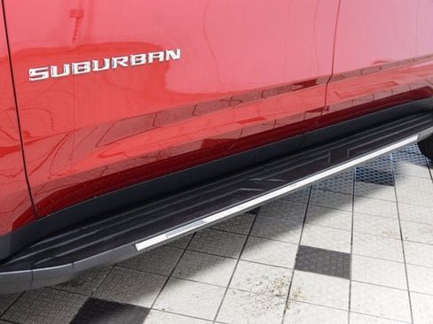 New 2025 Chevrolet Suburban Premier image 27