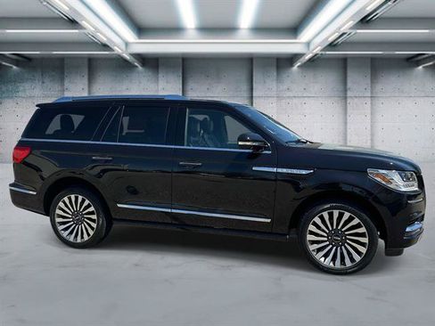 Used 2021 Lincoln Navigator Reserve AWD/4WD image 25