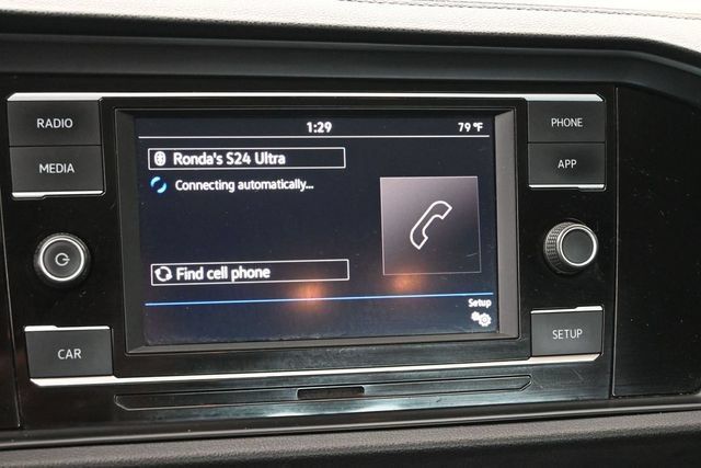 Used 2019 Volkswagen Jetta SE w/ Cold Weather Package FWD image 23