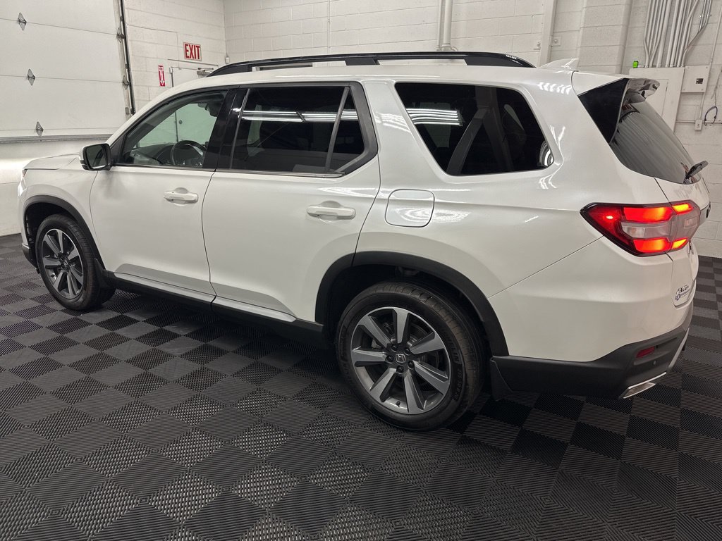 Used 2024 Honda Pilot Elite image 6