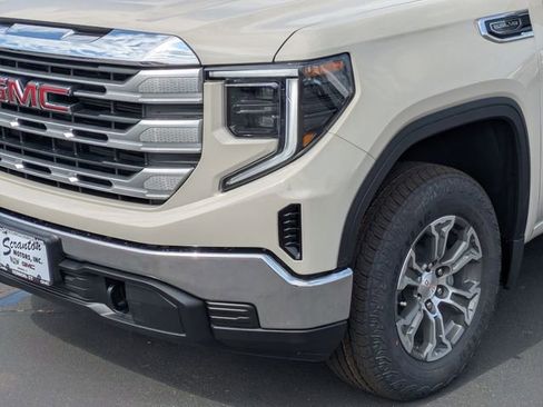 New 2026 GMC Sierra 1500 SLE image 9