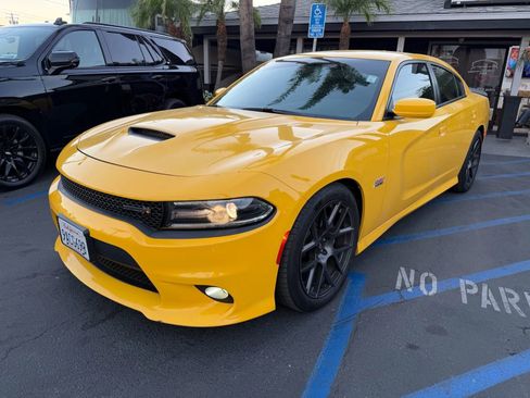 Used 2018 Dodge Charger R/T Scat Pack RWD image 3