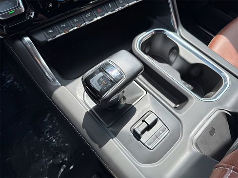 Used 2024 GMC Sierra 1500 Denali Ultimate image 32