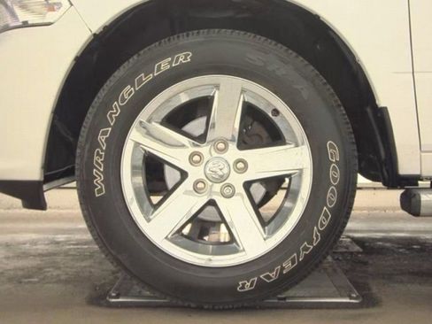 Used 2018 RAM 1500 Express w/ Express Value Package image 17