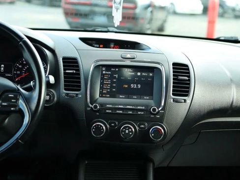 Used 2017 Kia Forte S w/ S Technology Package image 45