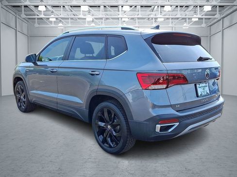 Certified 2023 Volkswagen Taos SE w/ Panoramic Sunroof Package FWD image 4