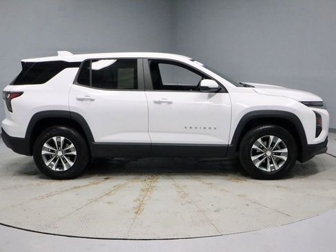 Used 2025 Chevrolet Equinox LT FWD image 11