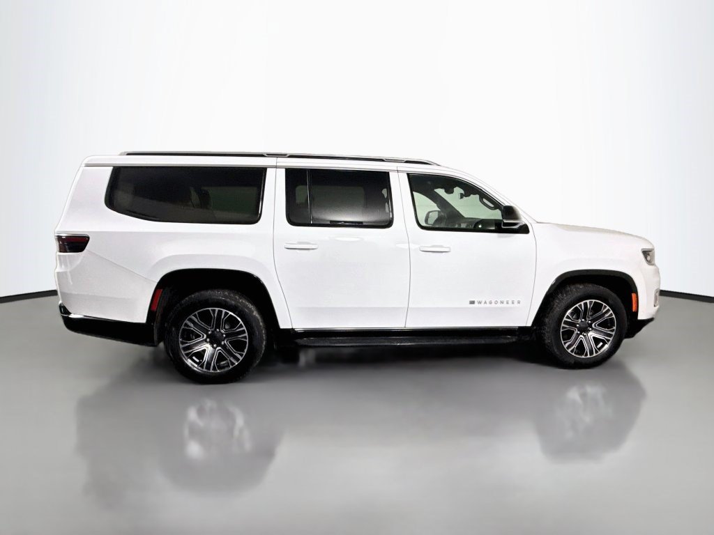 Used 2024 Jeep Wagoneer L Series II w/ Flexible Seating Group RWD image 11