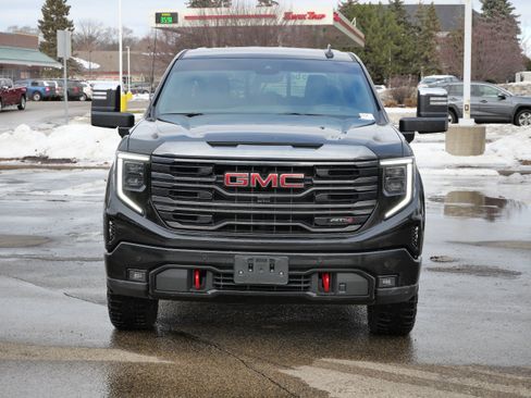 Used 2023 GMC Sierra 1500 AT4 w/ Technology Package image 2