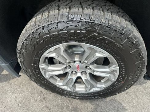Used 2022 GMC Sierra 1500 SLE AWD/4WD image 9