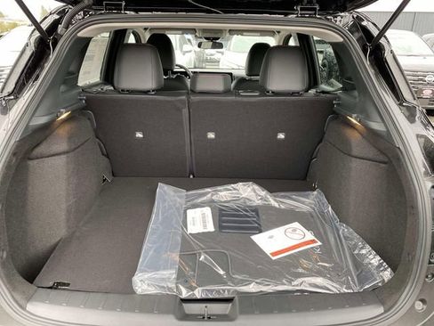 New 2026 Nissan Kicks SR w/ Cold Weather Package AWD/4WD image 6