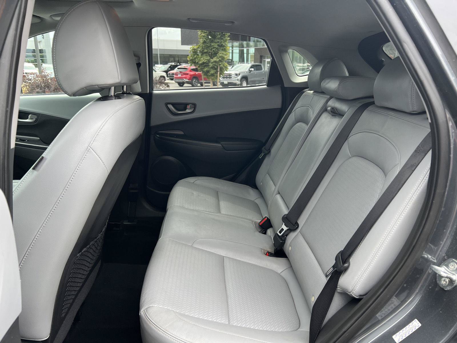Used 2021 Hyundai Kona Limited AWD/4WD image 4