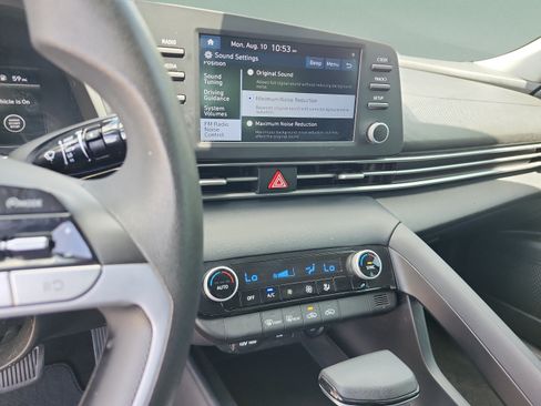 Used 2021 Hyundai Elantra SEL FWD image 12