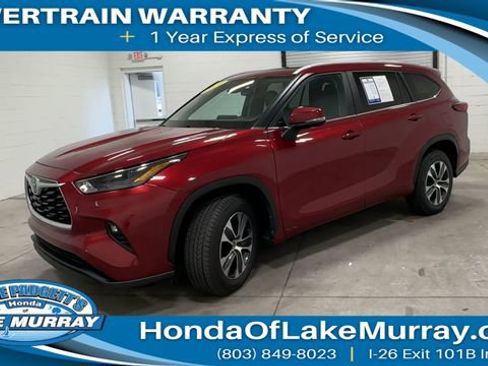 Used 2023 Toyota Highlander XLE FWD image 7