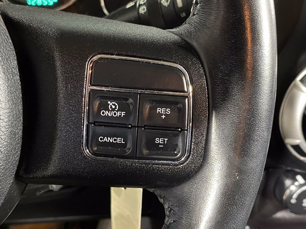 Used 2018 Jeep Wrangler Unlimited Rubicon w/ Cold Weather Group AWD/4WD image 32