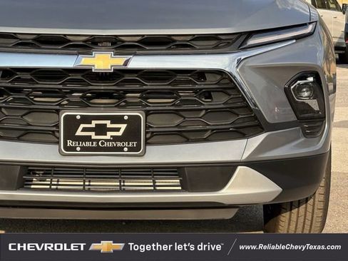New 2025 Chevrolet Blazer LT w/ Convenience Package FWD image 9