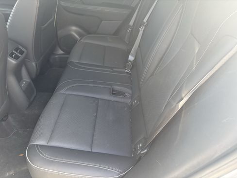 Used 2023 Buick Envision Essence FWD image 9