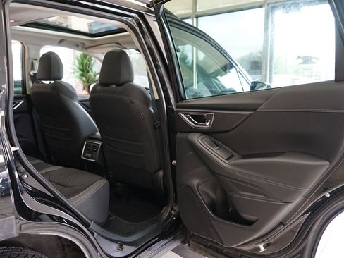Used 2023 Subaru Forester Premium AWD/4WD image 46