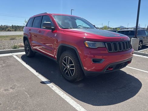 Used 2017 Jeep Grand Cherokee Trailhawk w/ Trailhawk Luxury Group image 2