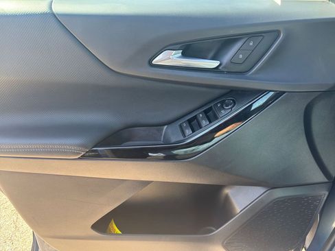 Used 2025 Chevrolet Equinox LT FWD image 18