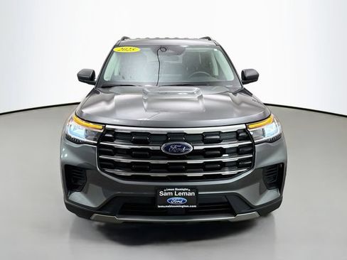 Certified 2025 Ford Explorer Active AWD/4WD image 2