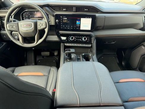 Used 2024 GMC Sierra 1500 AT4 w/ AT4 Preferred Package image 10