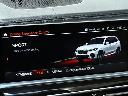 Used 2021 BMW X5 xDrive40i w/ M Sport Package image 33