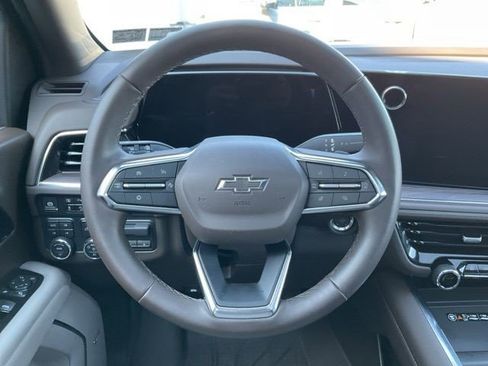 Certified 2025 Chevrolet Suburban Z71 w/ Z71 Off-Road Package image 9