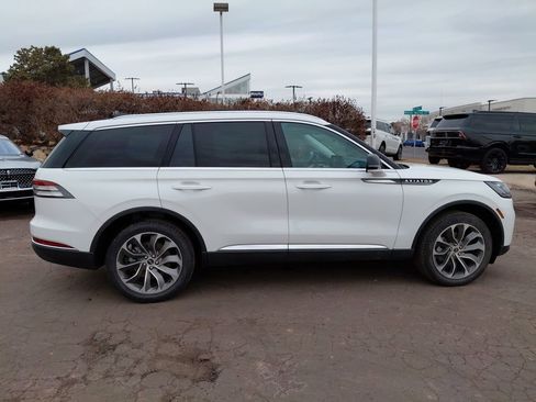 New 2026 Lincoln Aviator Reserve w/ Luxury Package image 12