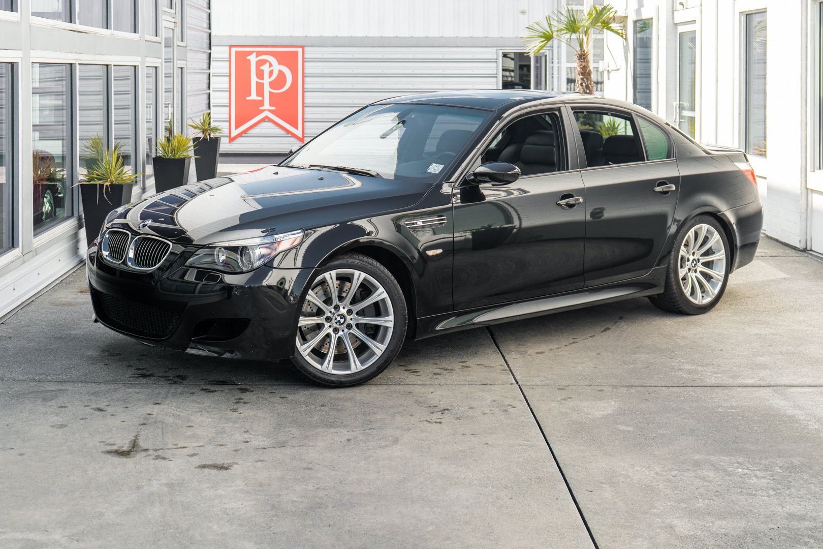 Used 2006 BMW M5 RWD image 2