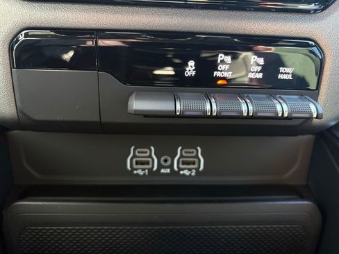 Used 2025 RAM 1500 Big Horn image 31