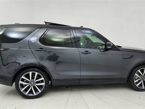 Used 2024 Land Rover Discovery Dynamic SE image 6